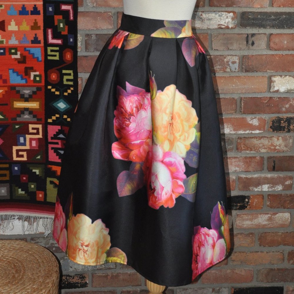 STRUCTURED Beulah A-LINE, High Waisted, Black SKIRT Floral Botanical Print S